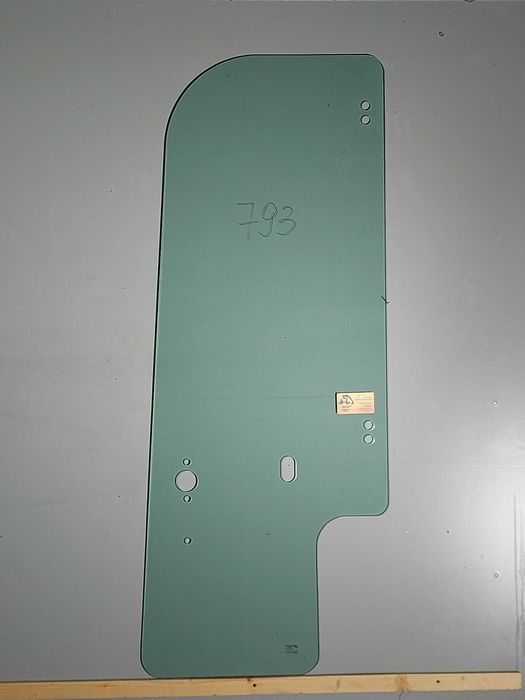 Case CX15B, Kobelco SK16MSR, New Holland E18SR - szyba nr 793