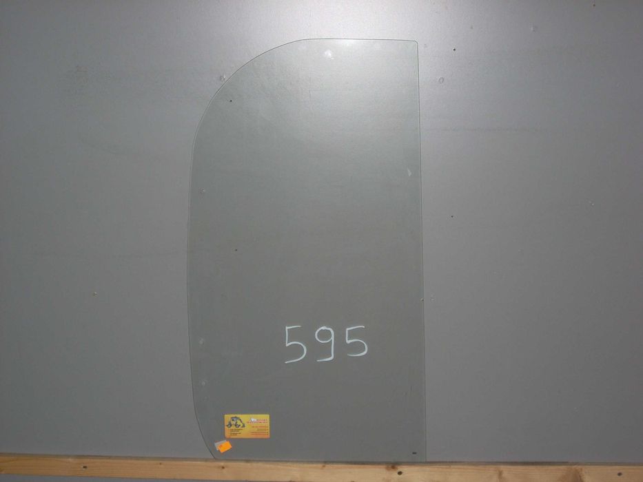 szyba JCB - boczna prawa przesuwna   nr  595